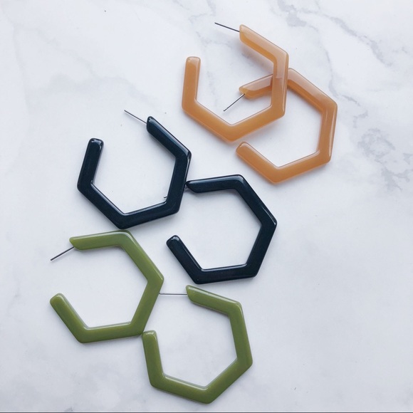 LAST2 UO Style Resin Squared Post Hoop Earrings - Picture 8 of 8